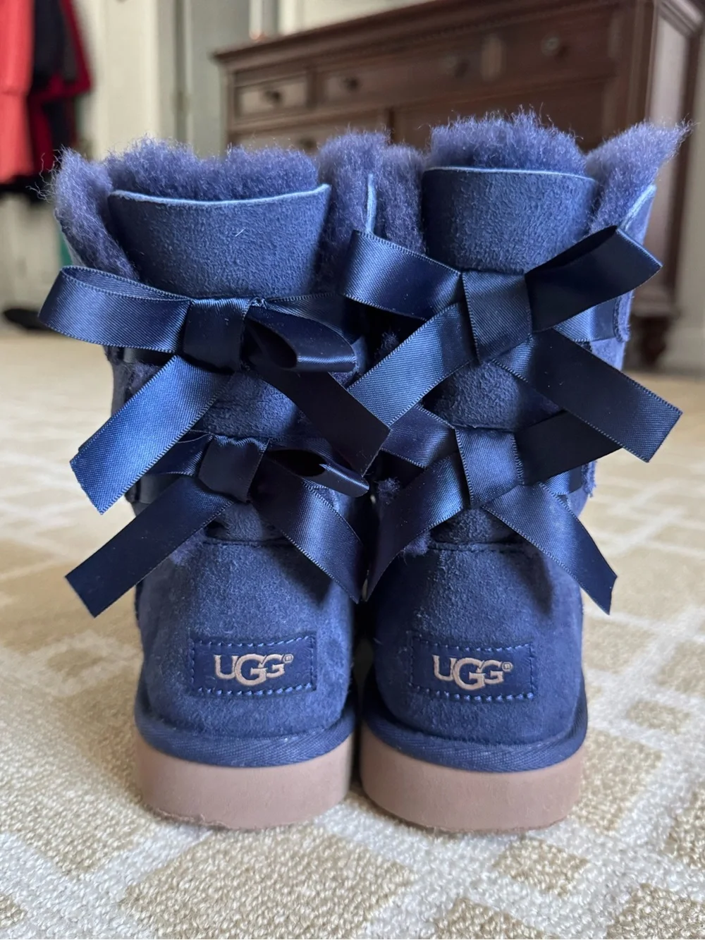 UGG Bailey Bow II Sheepskin Boots Navy Blue Girls Size 4